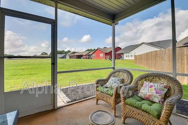 Building Photo - 9 Peggy Ct