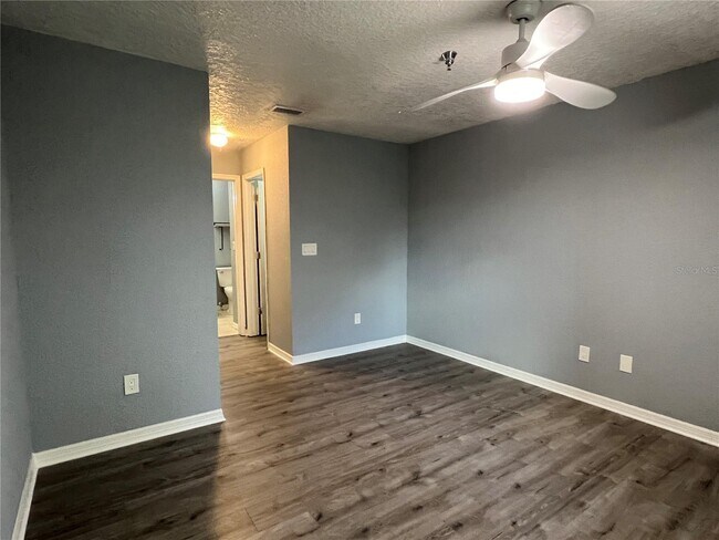 Building Photo - 10265 Gandy Blvd N