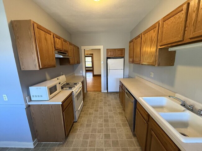 Building Photo - Heritage Hill 3BR