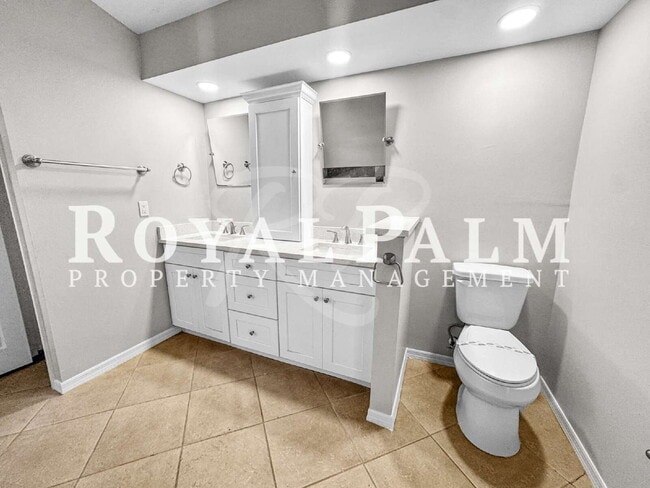 Building Photo - 326 SW 29th St