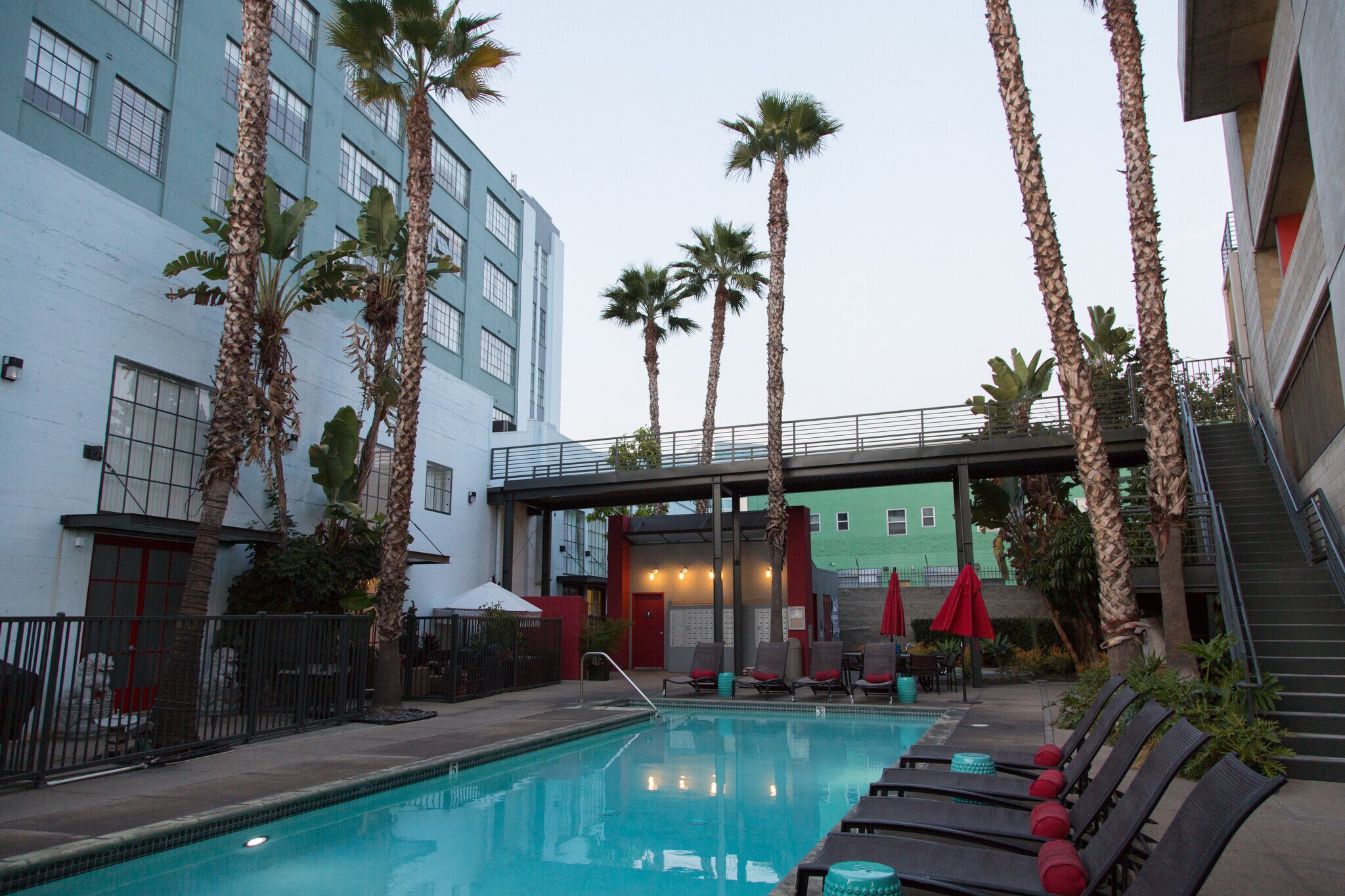 Building Photo - 420 S San Pedro St