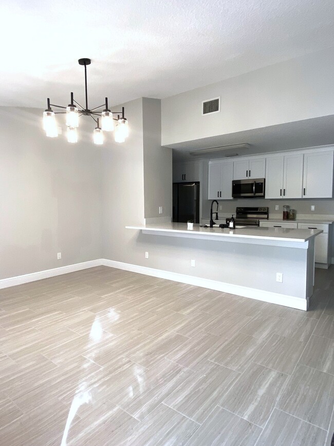 Building Photo - 115 Sunnyside Dr