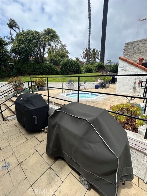 Building Photo - 411 Avenida Granada