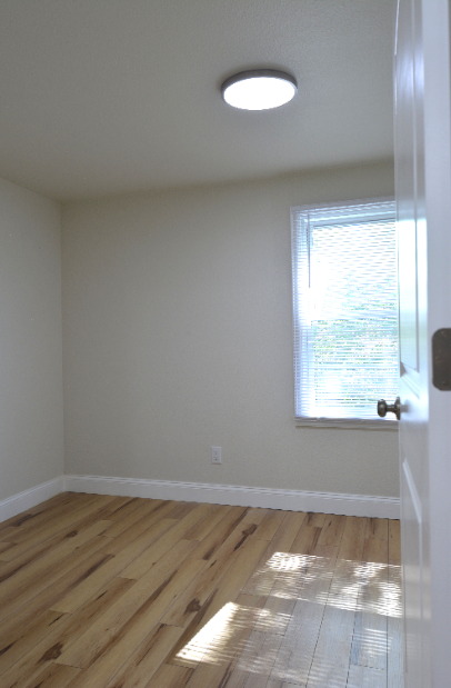 Building Photo - Newly Remodeled Home!