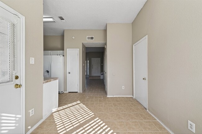 Building Photo - 3479 Rockrill Dr