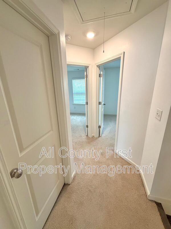 Building Photo - 887 Society Cir