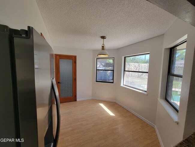 Building Photo - 6836 Orizaba Ave