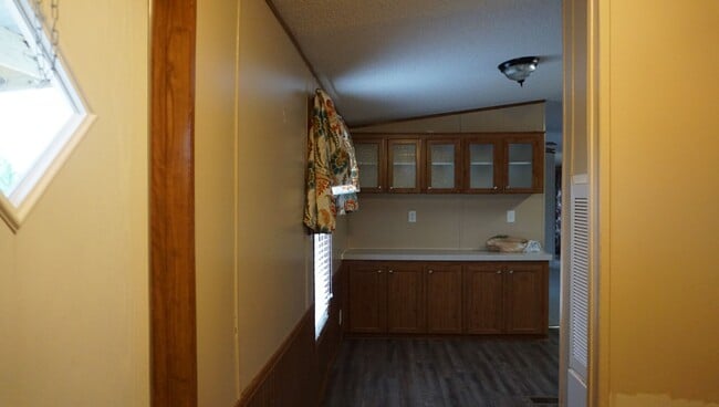 Building Photo - 3 Bedroom mobile home in the County