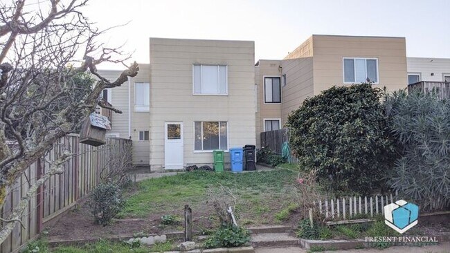 Building Photo - 439 Princeton St