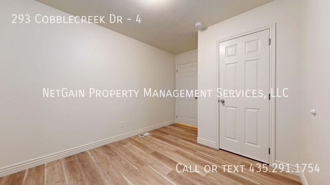 Building Photo - 293 E Cobblecreek Dr