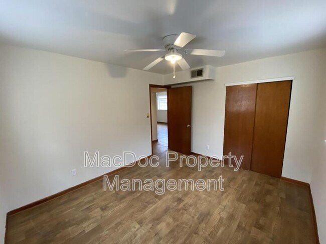 Building Photo - 423 Hill St