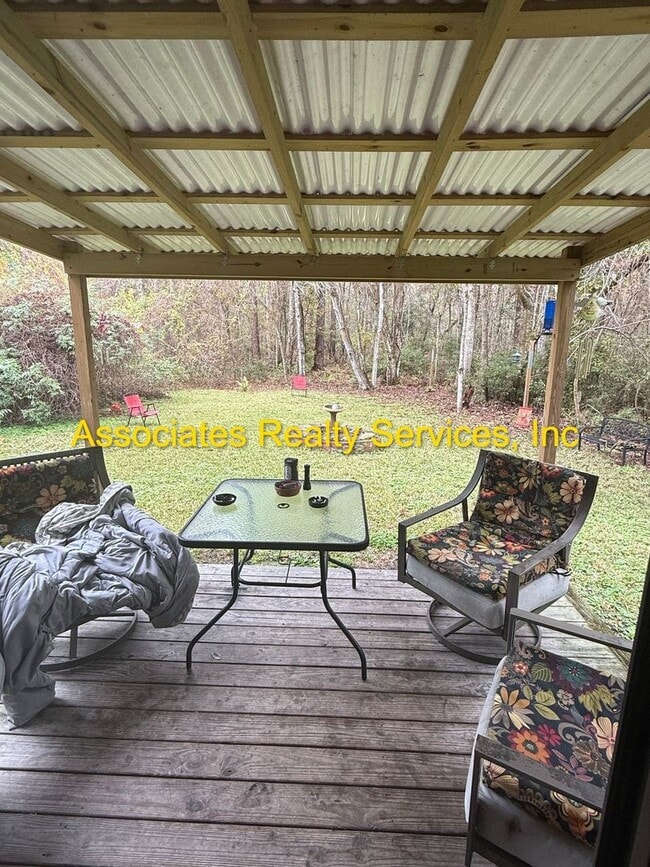 Building Photo - Country Living w/ Lots of Light!!!- Must See