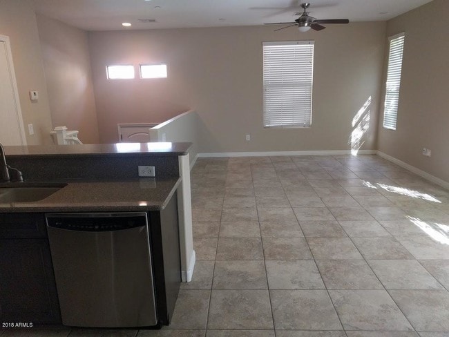 Building Photo - 5550 N 16th St