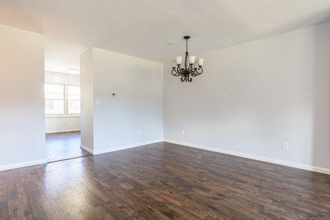 Building Photo - 84 Stillmeadow Cir