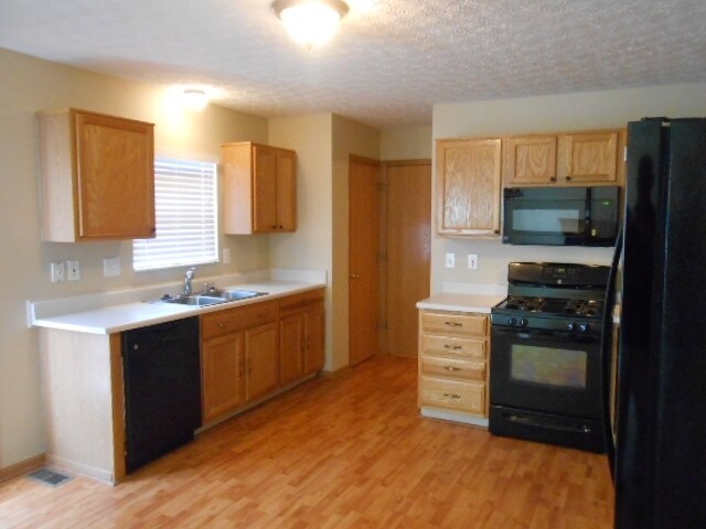 Building Photo - 79 Brooksedge Dr E