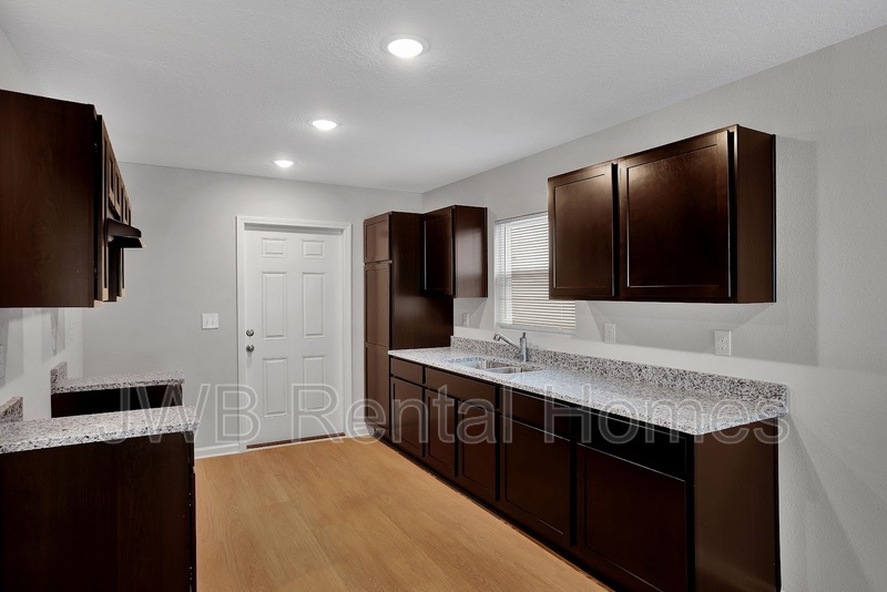 Building Photo - 2117 Moncrief Rd