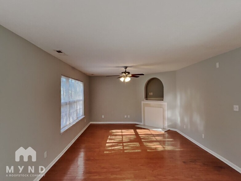 Building Photo - 10922 Olde English Dr