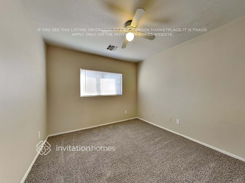 Building Photo - 2443 W Mobile Ln