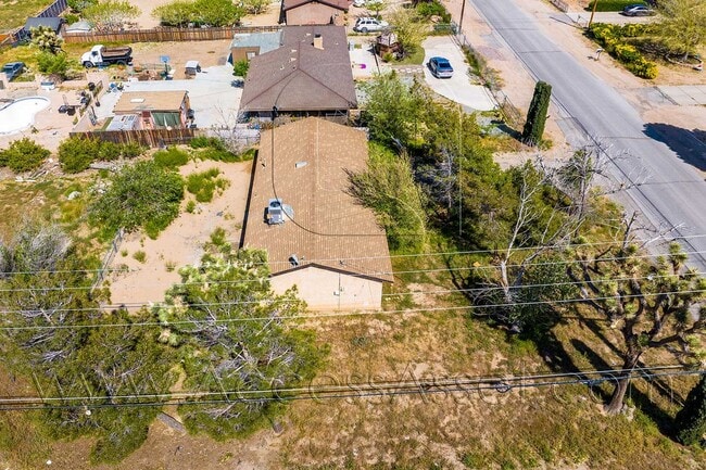 Building Photo - Single-Story 3BR Home with Garage & Fully Fenced Yard
