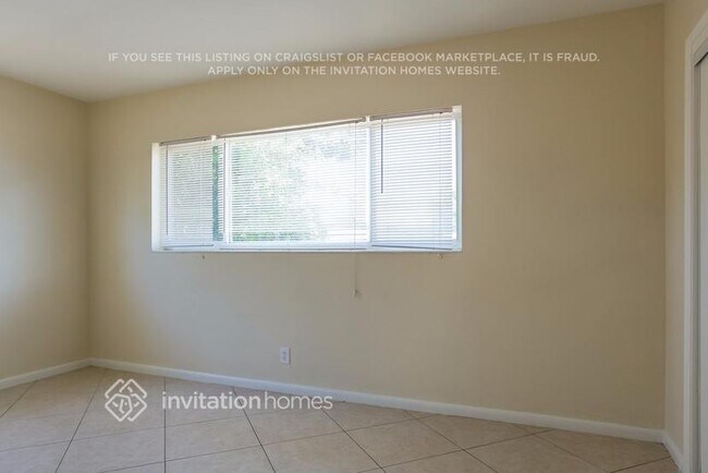 Building Photo - 401 NW 8th Ct