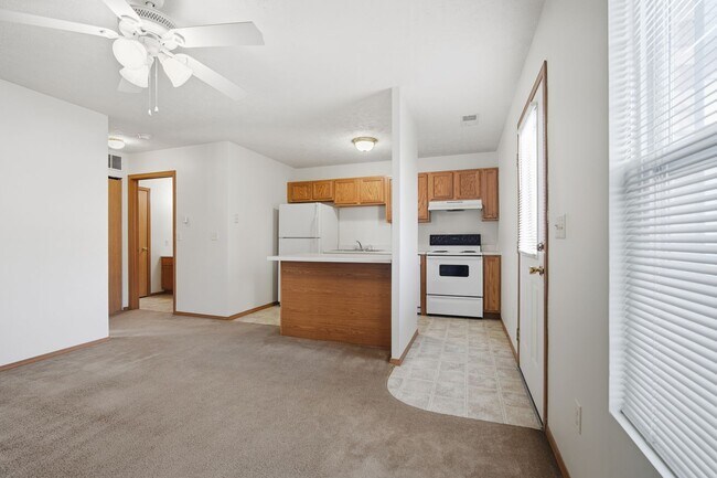 Interior Photo - Main &amp; Veterans Crossing
