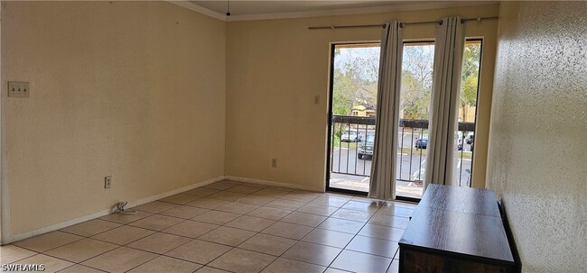 Building Photo - 2865 Winkler Ave