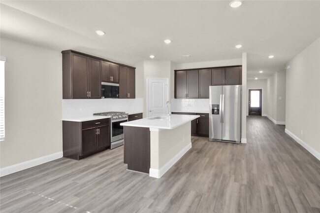 Building Photo - 511 Weller Rd