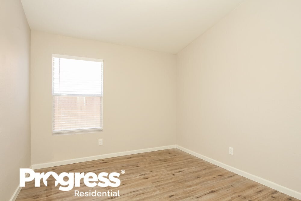 Building Photo - 9658 W Potter Dr