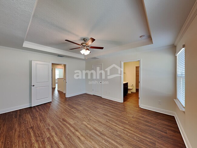 Building Photo - 825 Heavenly Dr
