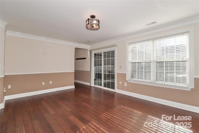 Building Photo - 9408 Meadowmont View Dr