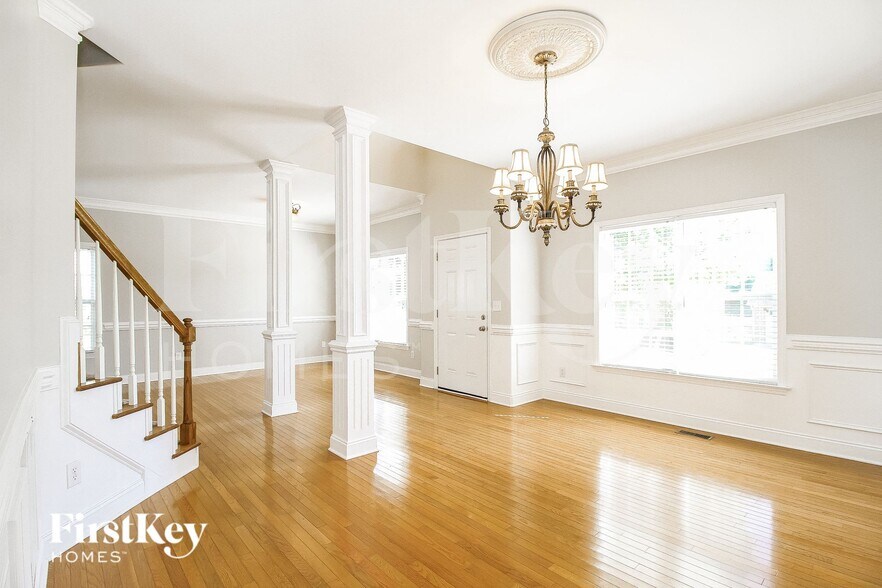 Building Photo - 6683 Knob Hill Ct