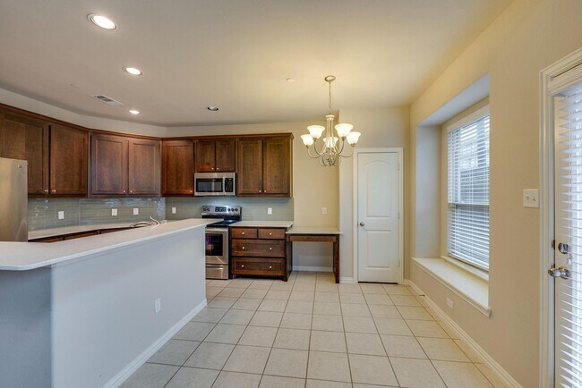 Building Photo - 4411 Samarth St