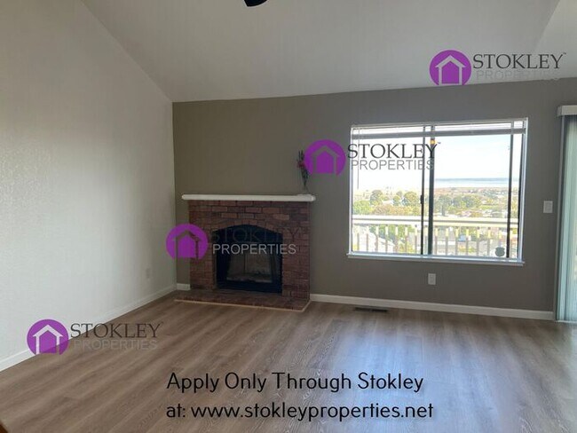 Building Photo - 523 Bustos Pl