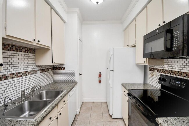 Building Photo - 7950 N Stadium Dr