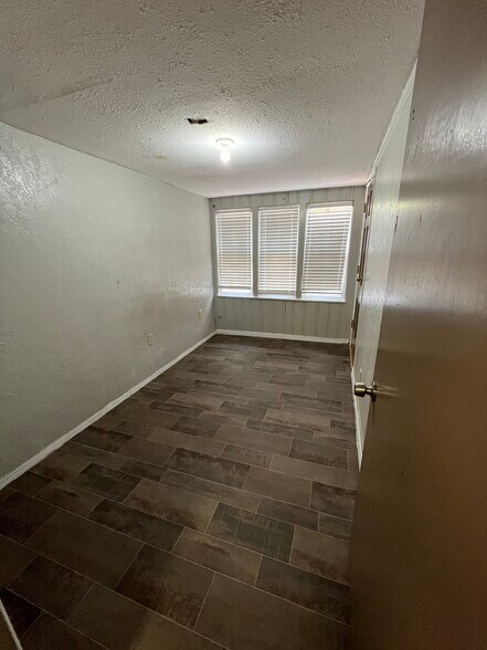 Building Photo - 1814 Elizabeth Ave