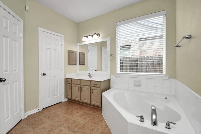 Building Photo - 6315 Bain Dr