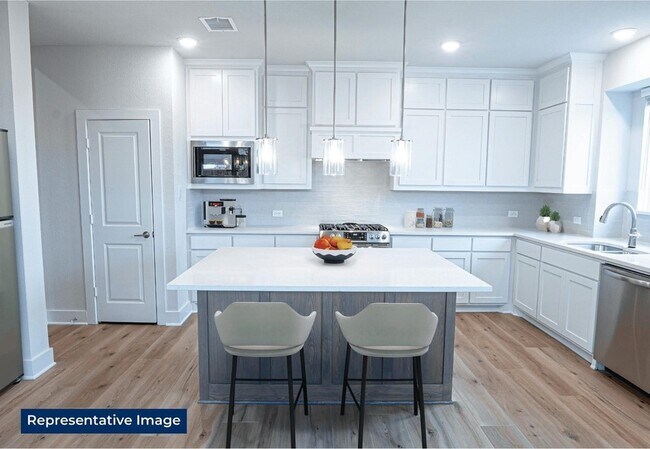 Building Photo - 2209 Pelican Dr