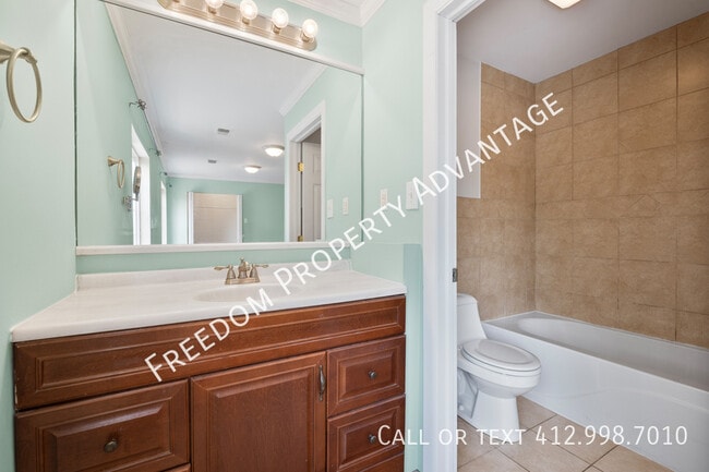 Building Photo - 2642 Mt Royal Rd