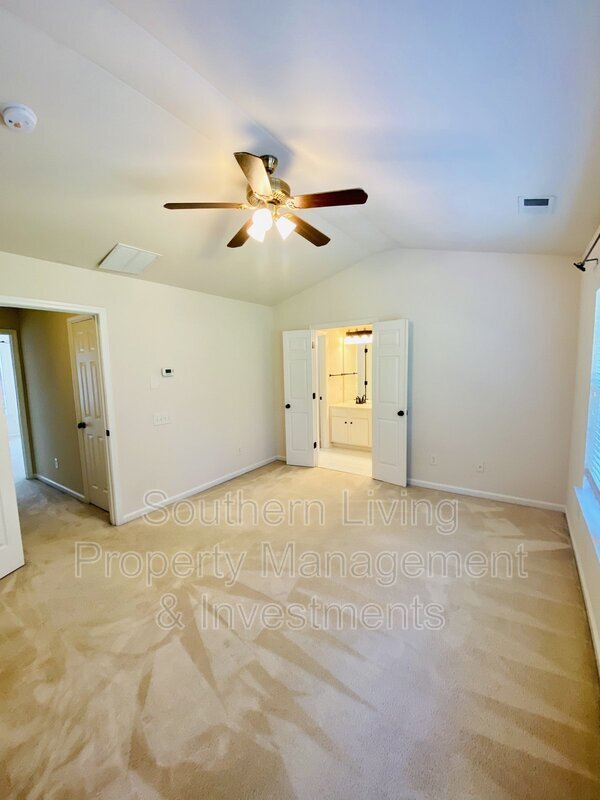 Building Photo - 10407 Winslet Dr