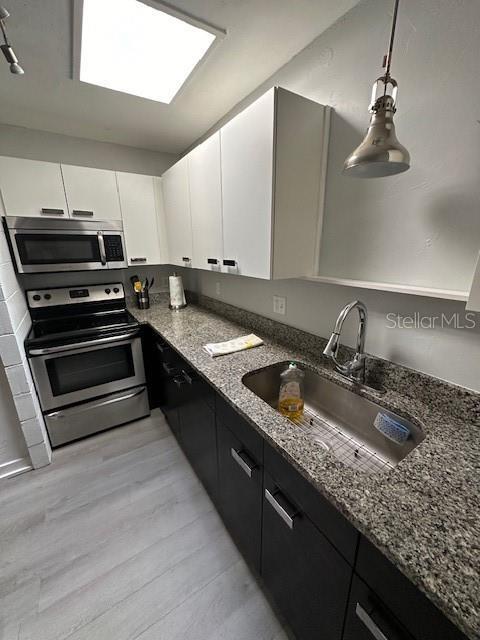 Building Photo - 1802 Lucerne Ter