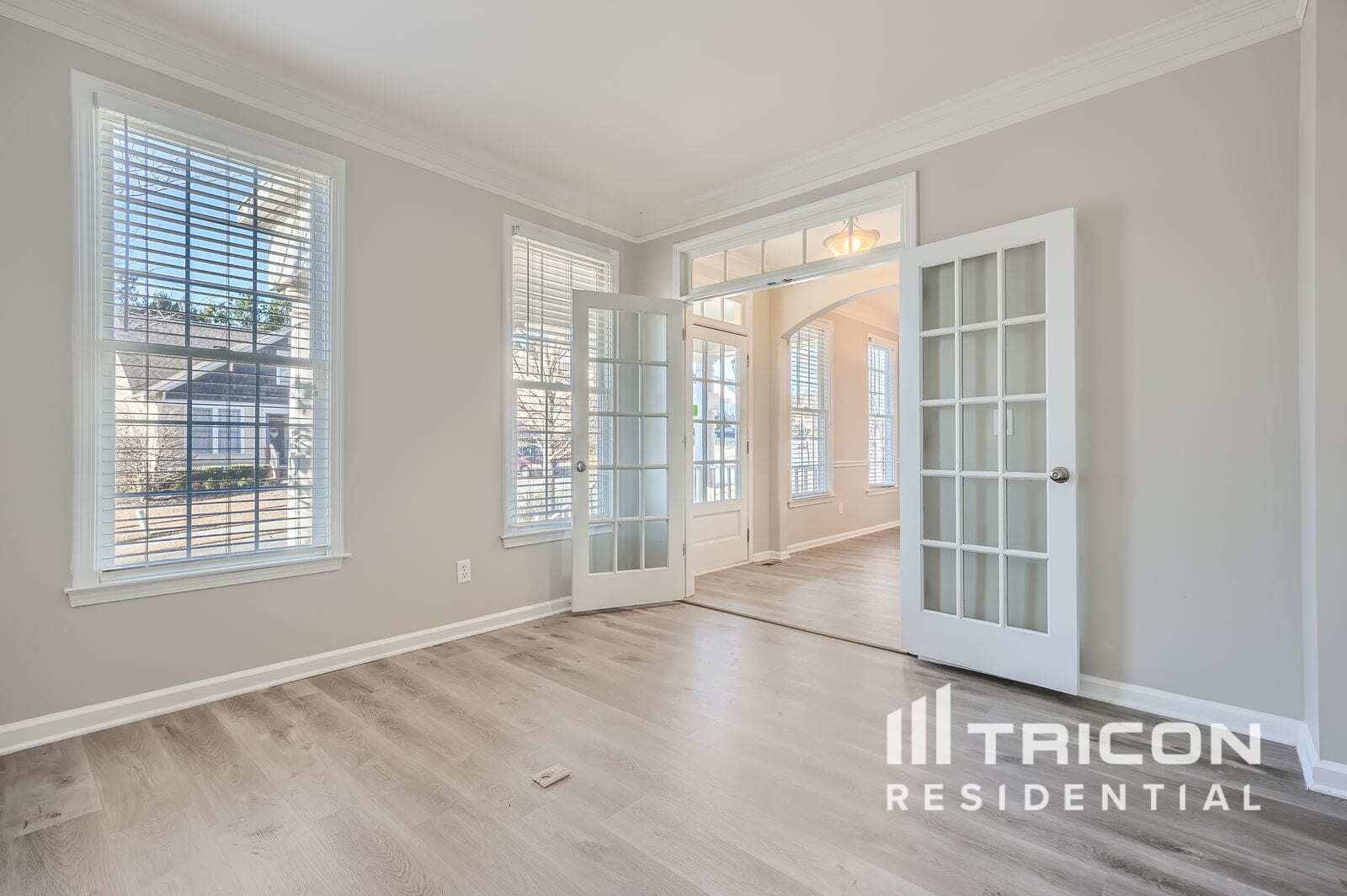Building Photo - 6033 Queens River Dr