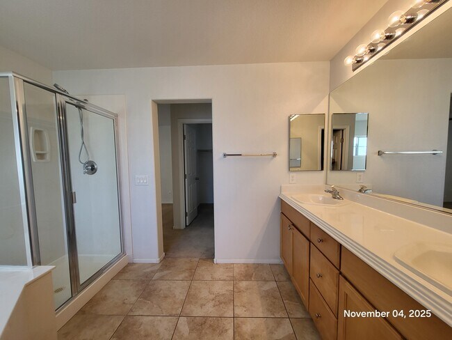 Building Photo - 6147 Pine Banks Ct