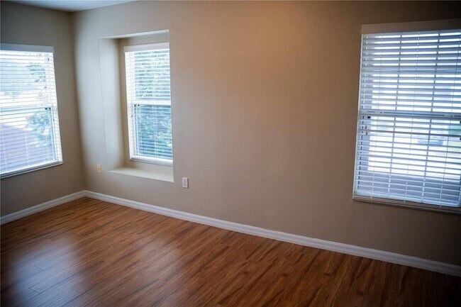 Building Photo - 2804 Polson Dr
