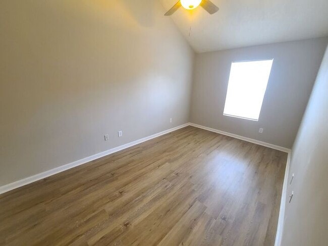 Building Photo - Gorgeous 3BR 2.5BA Home w/ Renovated Kitchen • Fenced Backyard• Garage Parking in Jonesboro