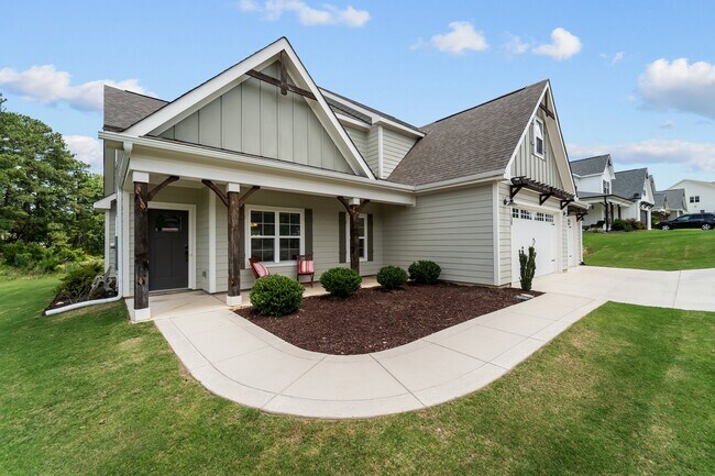 Building Photo - 130 Amelia Dr