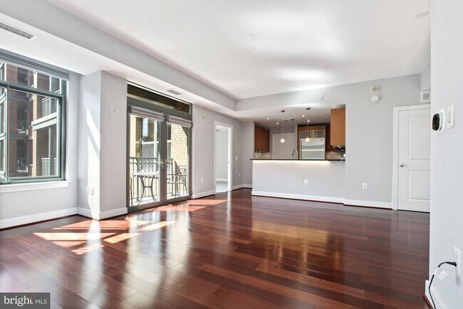 Building Photo - 2425 L St NW