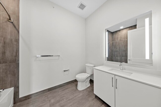 Building Photo - 121 34th St