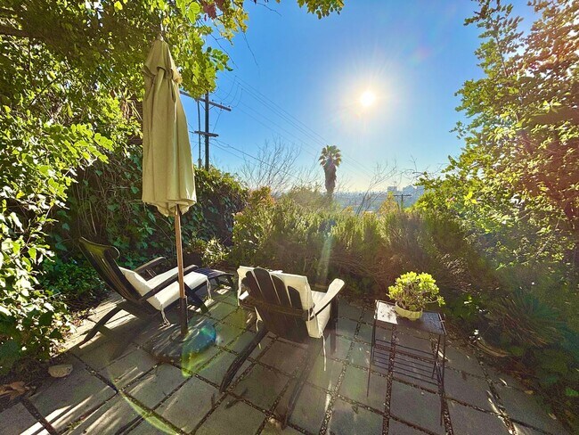 Building Photo - Hillside Los Feliz Cottage w/ Yard, Parking *ALL UTILITIES INCLUDED*