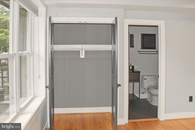 Building Photo - 1643 New Jersey Ave NW