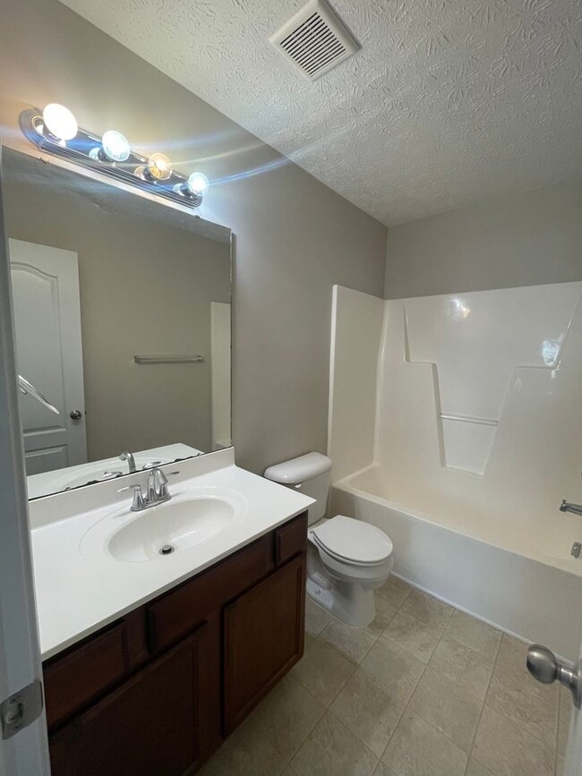 Building Photo - 2 Bedroom Townhome in Havelock